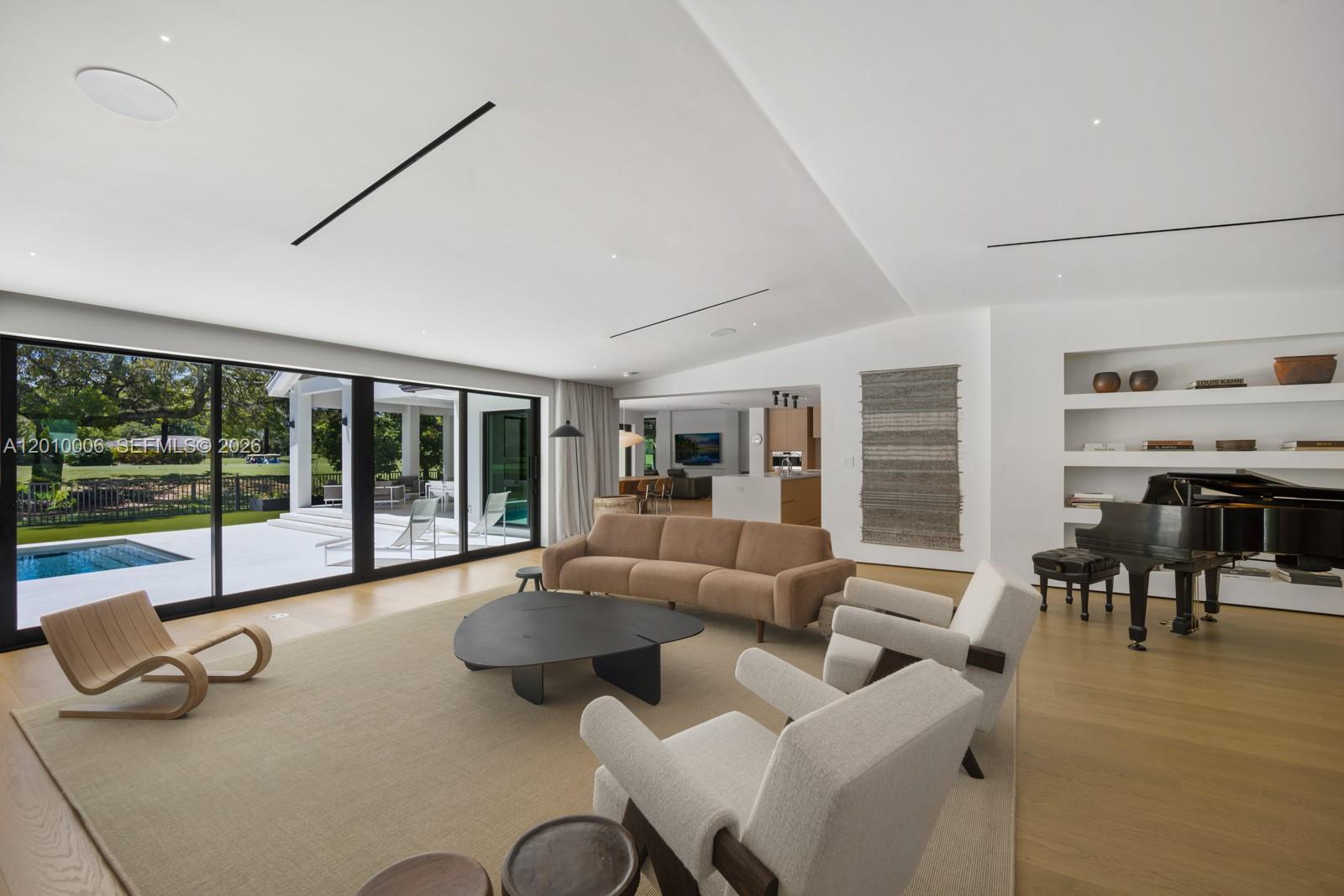 CORAL GABLES COUNTRY CLUB - Residential