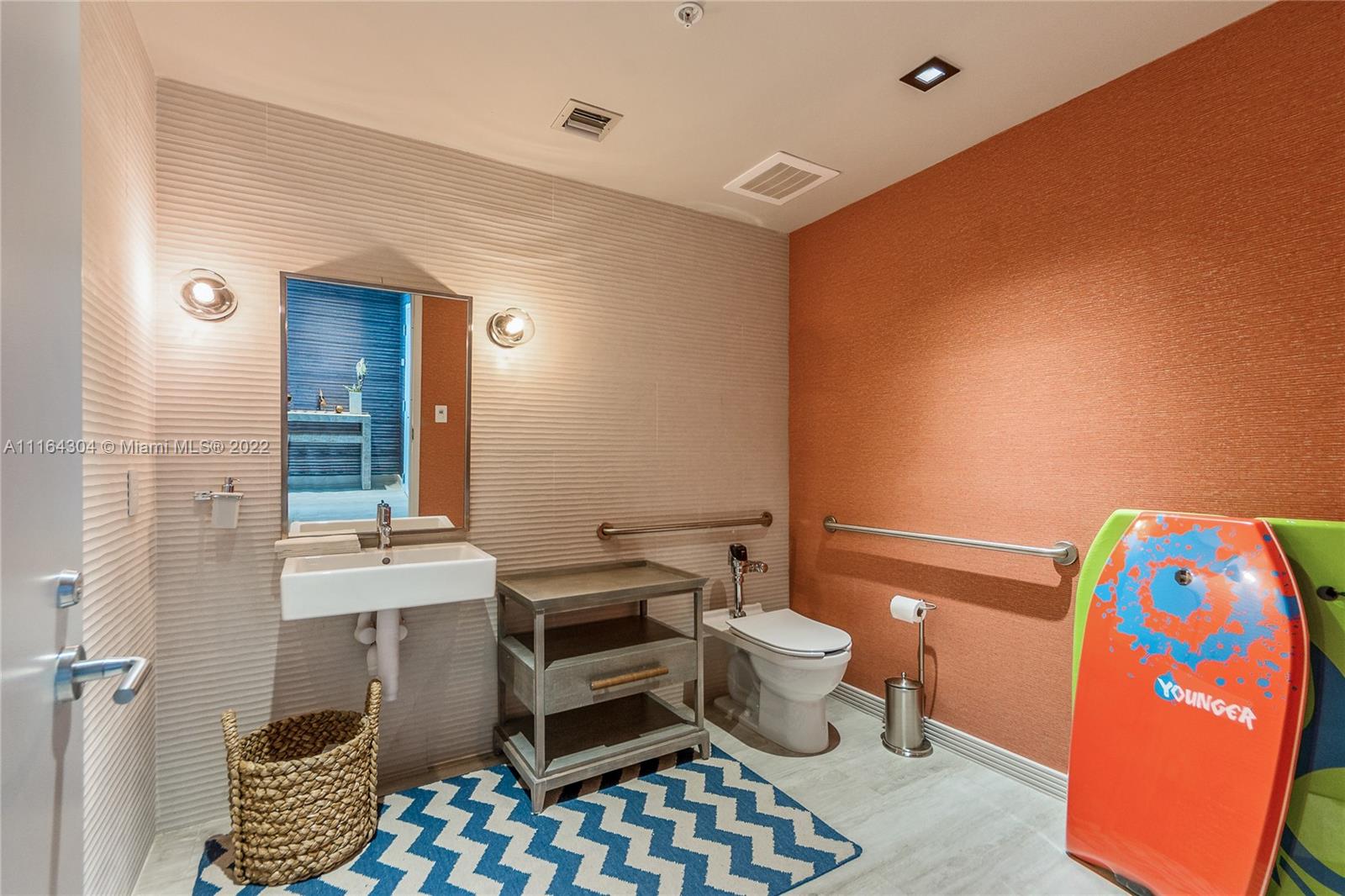 BISCAYNE BEACH CONDO - Residential