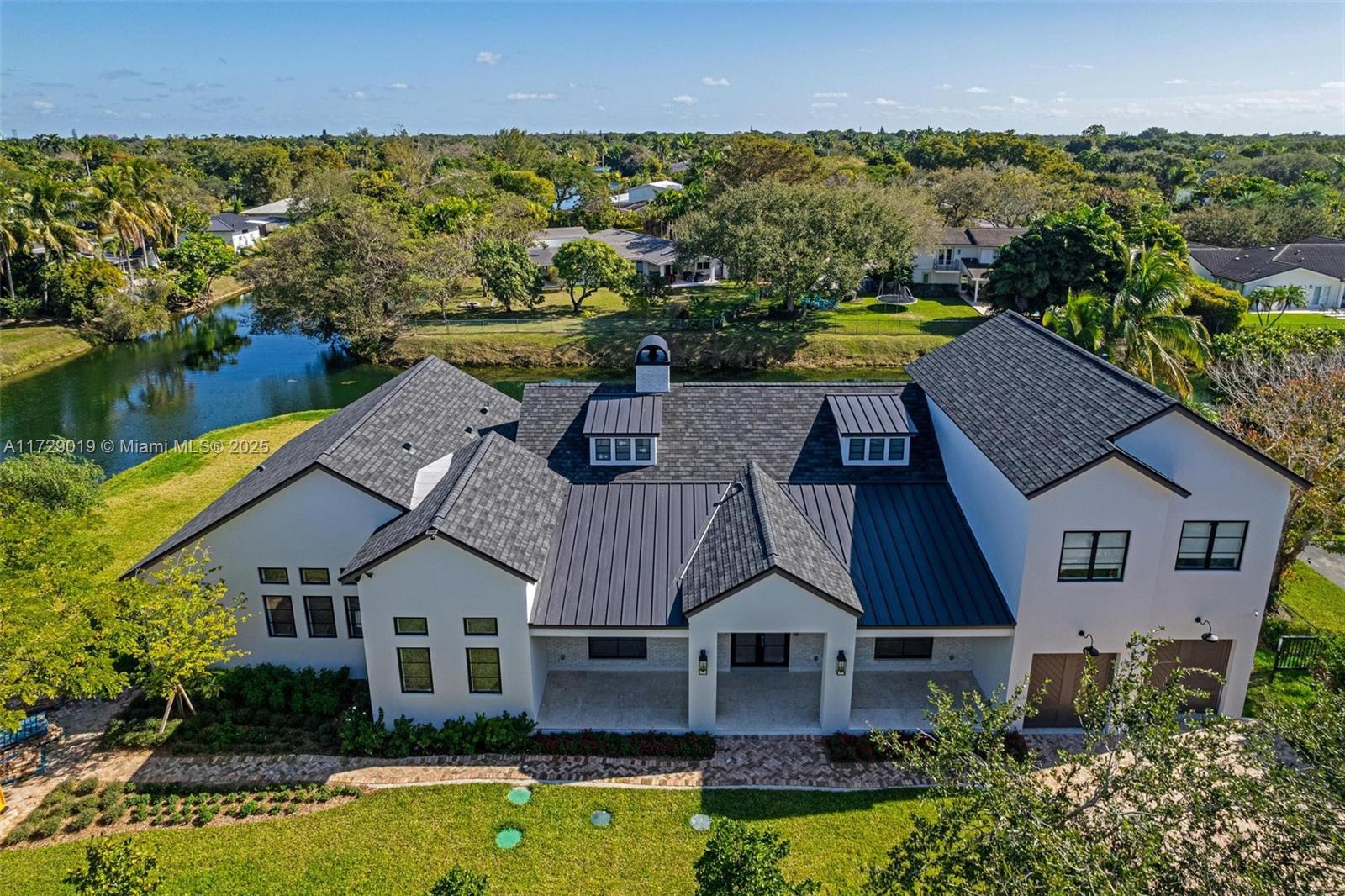 KENDALL PARK ESTATES - Residential
