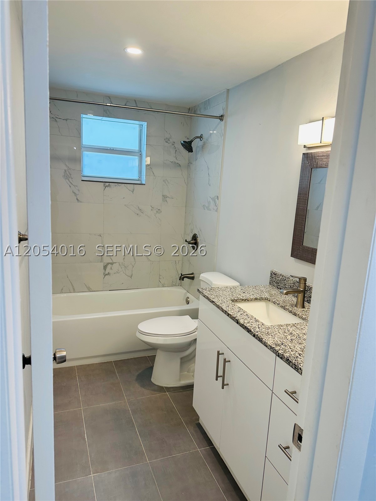KINGSTON SQUARE CONDO - Residential Lease