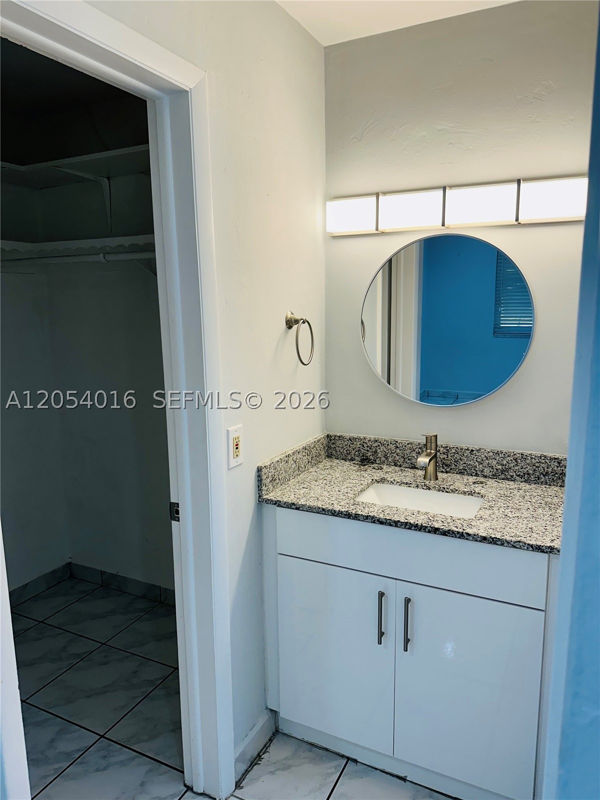 KINGSTON SQUARE CONDO - Residential Lease