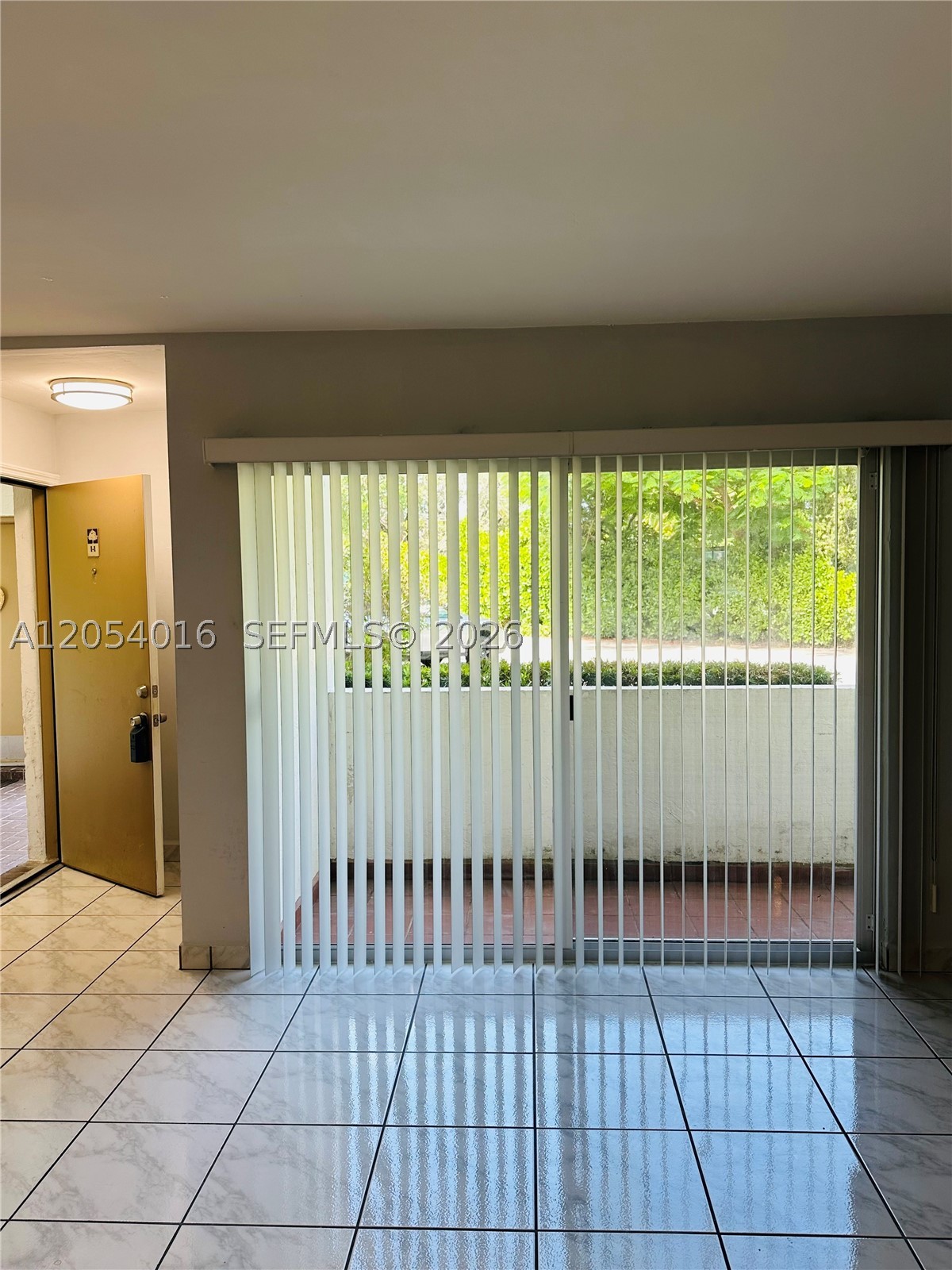 KINGSTON SQUARE CONDO - Residential Lease