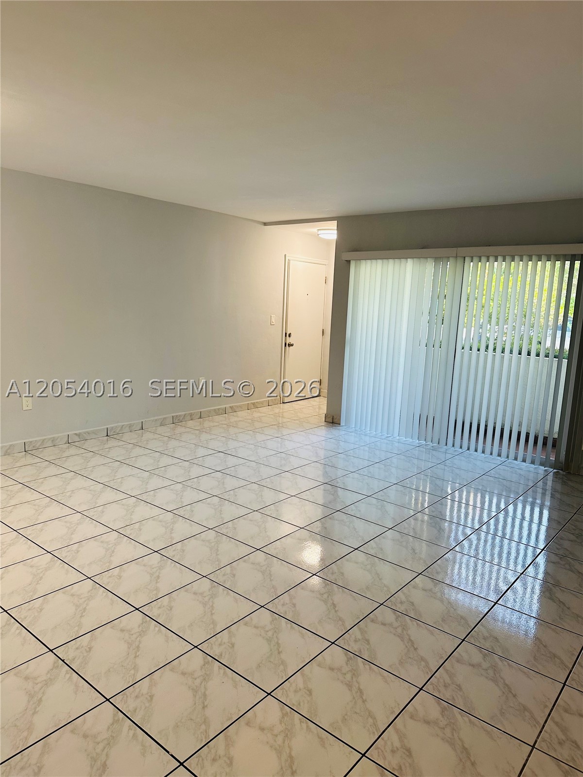 KINGSTON SQUARE CONDO - Residential Lease