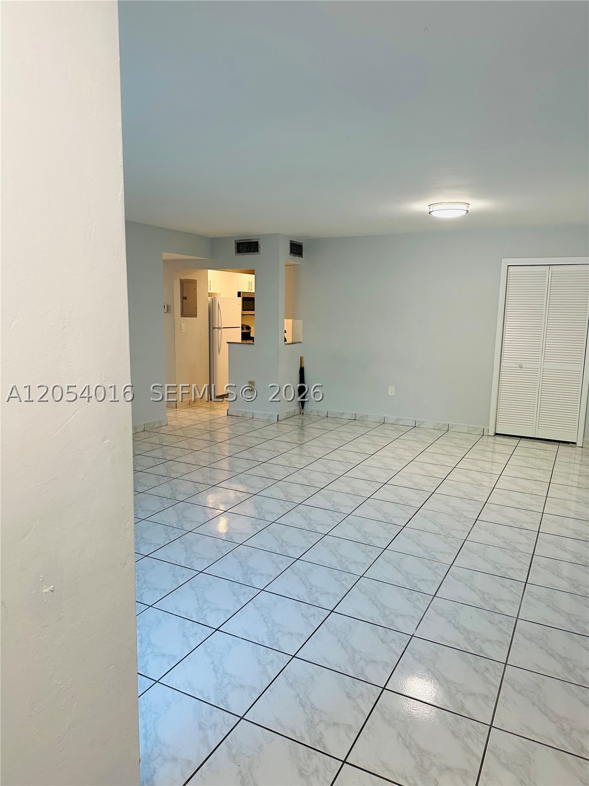 KINGSTON SQUARE CONDO - Residential Lease