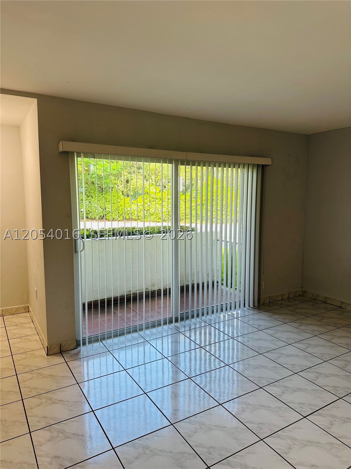 KINGSTON SQUARE CONDO - Residential Lease