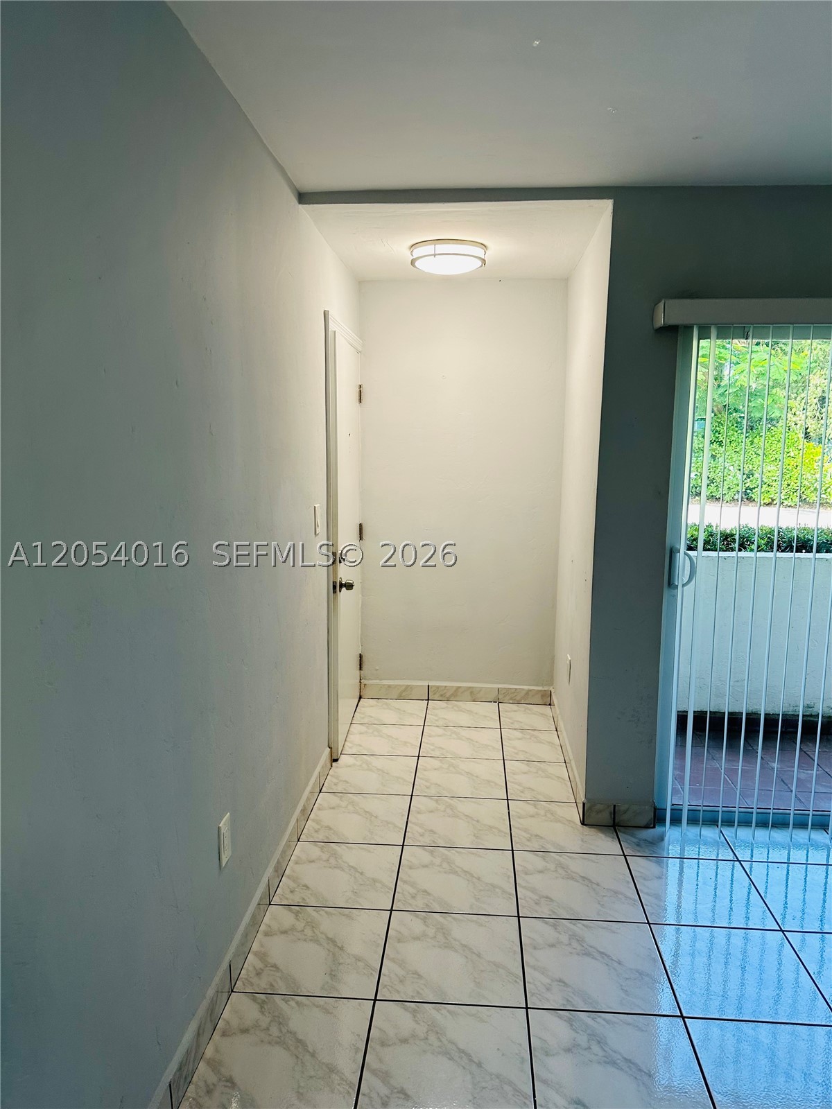 KINGSTON SQUARE CONDO - Residential Lease