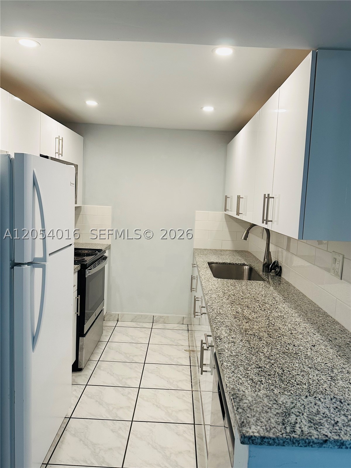 KINGSTON SQUARE CONDO - Residential Lease