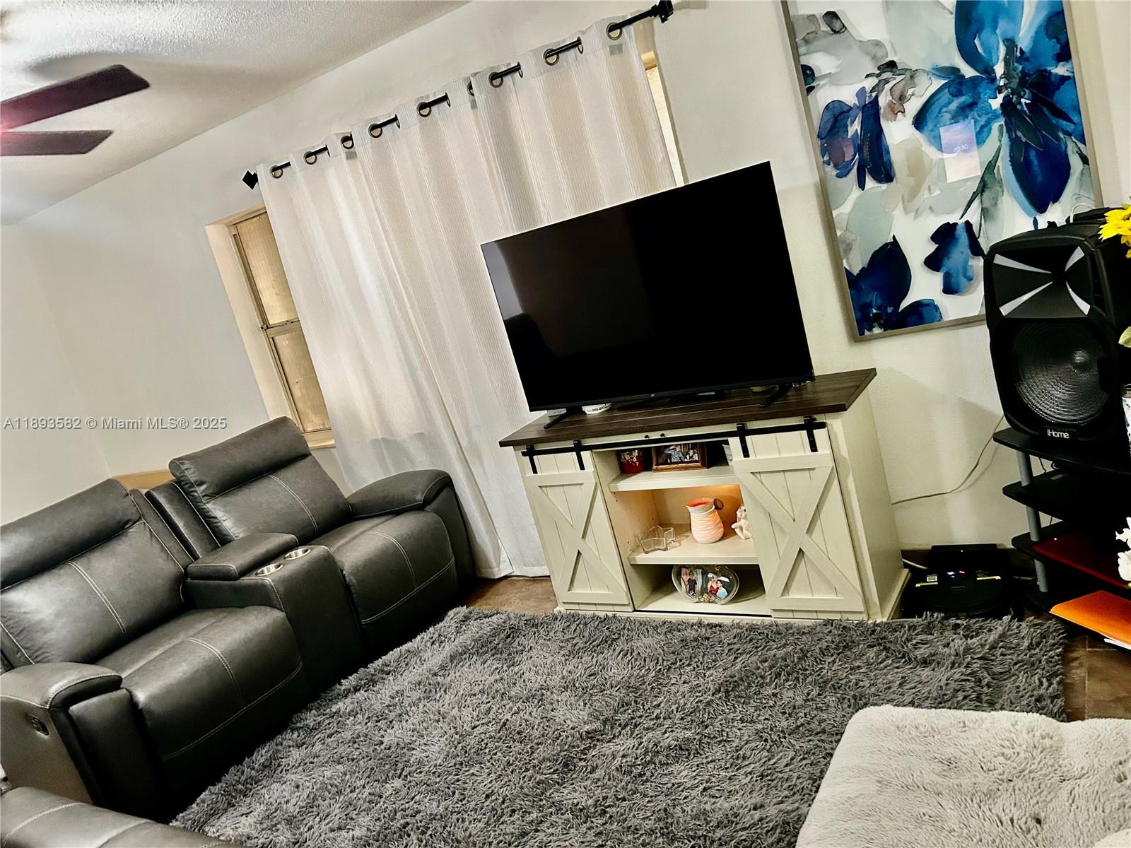 TOWN COLONY CONDO - Residential