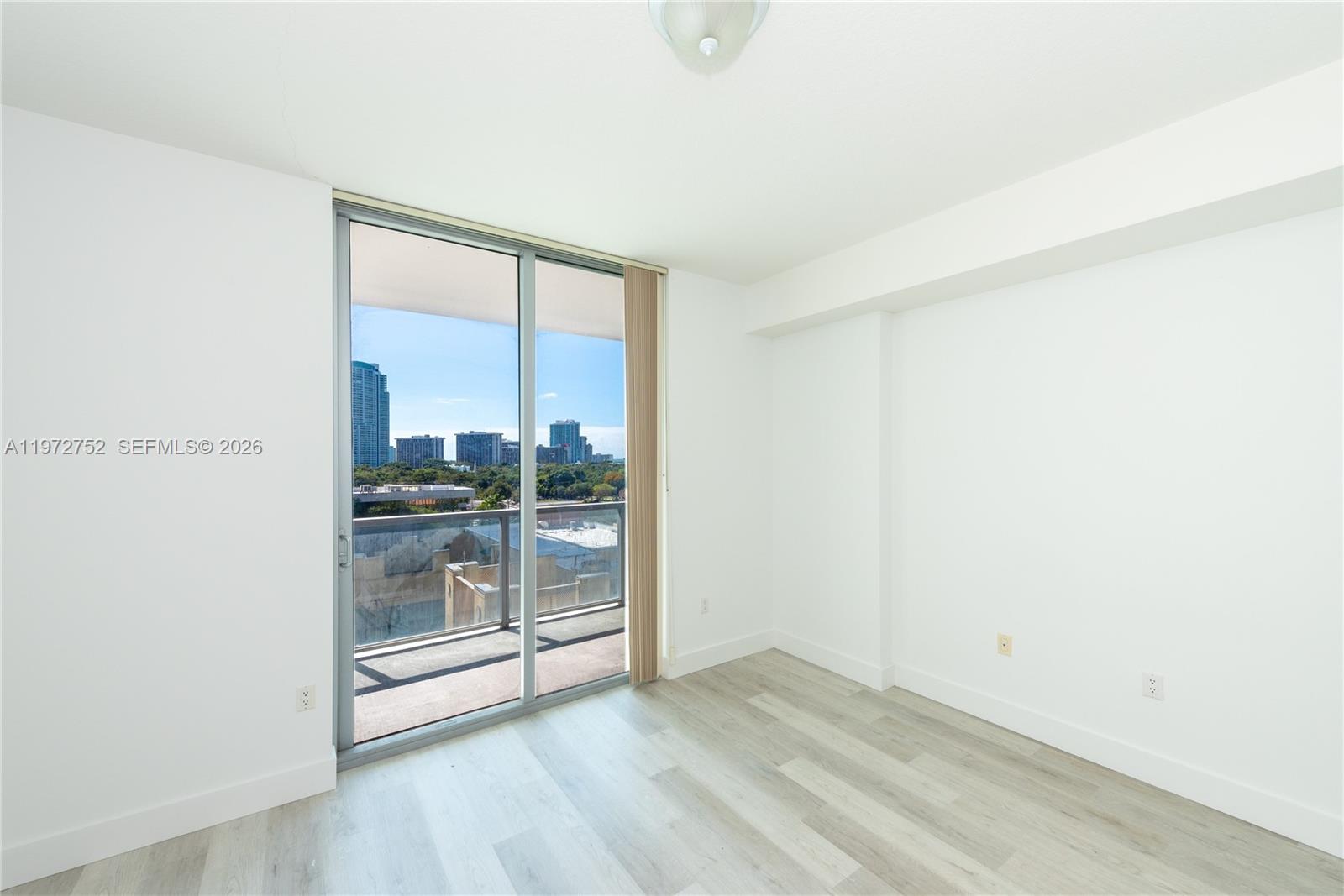 THE AXIS ON BRICKELL COND - Residential