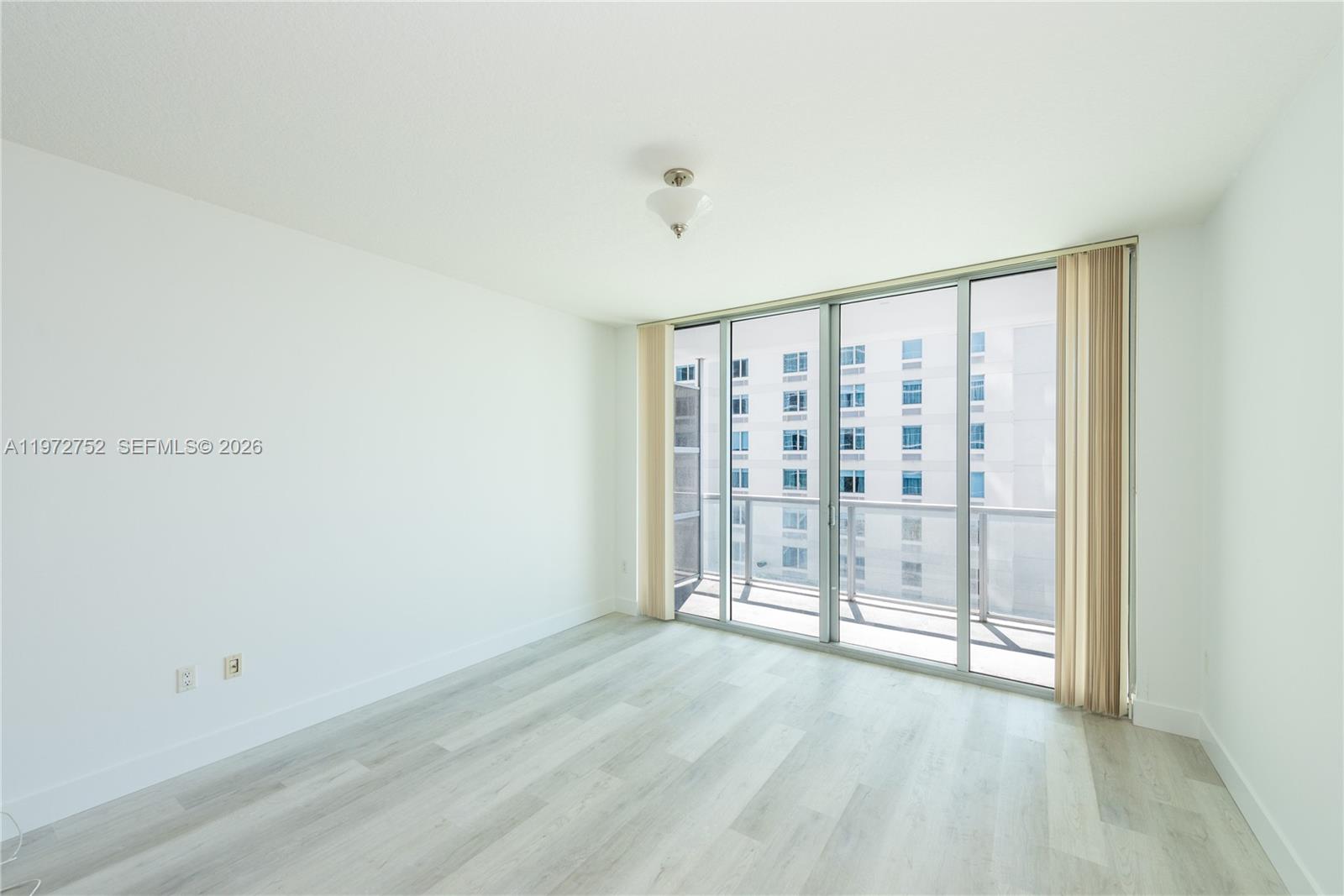 THE AXIS ON BRICKELL COND - Residential