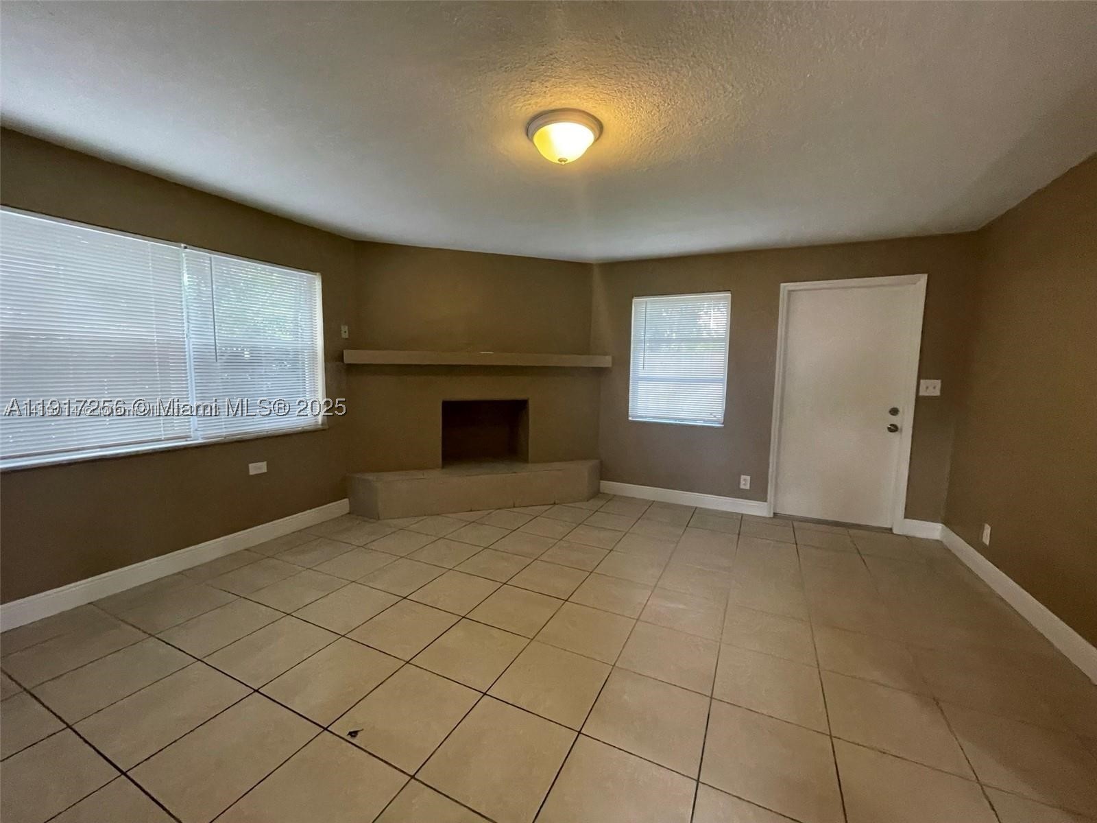 COLLIER MANOR 4TH ADD - Residential Income
