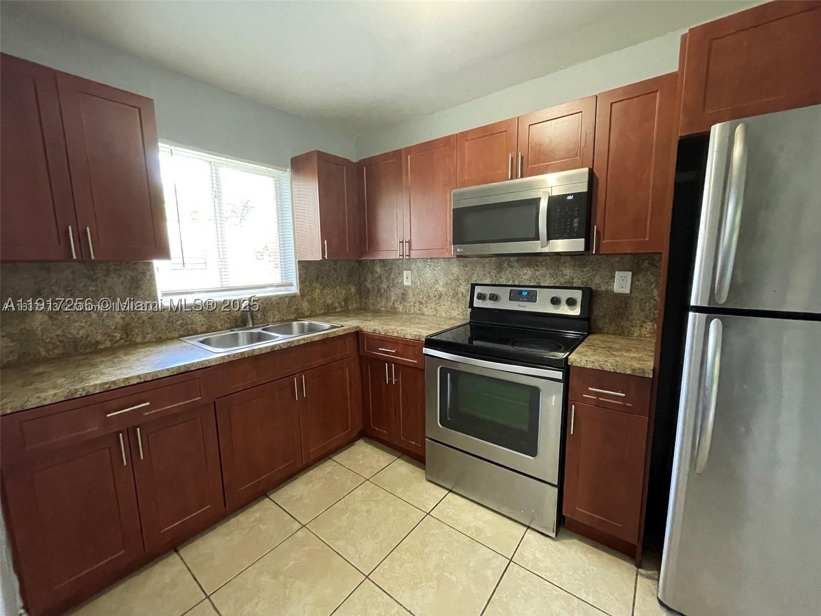 COLLIER MANOR 4TH ADD - Residential Income