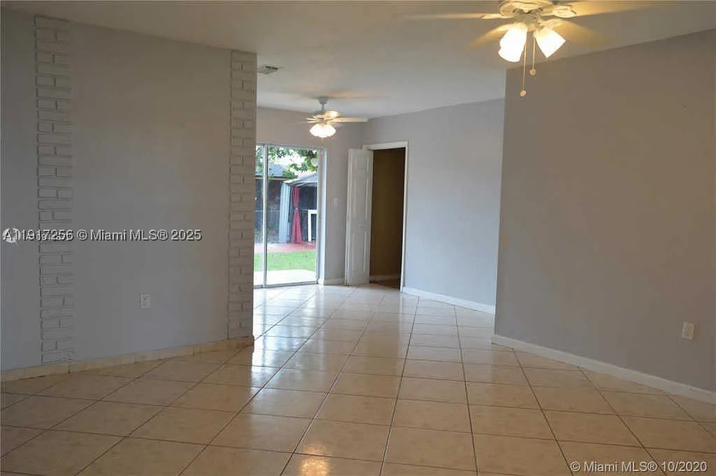 COLLIER MANOR 4TH ADD - Residential Income