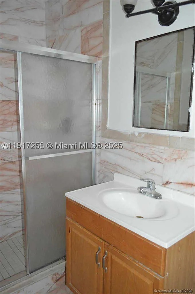 COLLIER MANOR 4TH ADD - Residential Income
