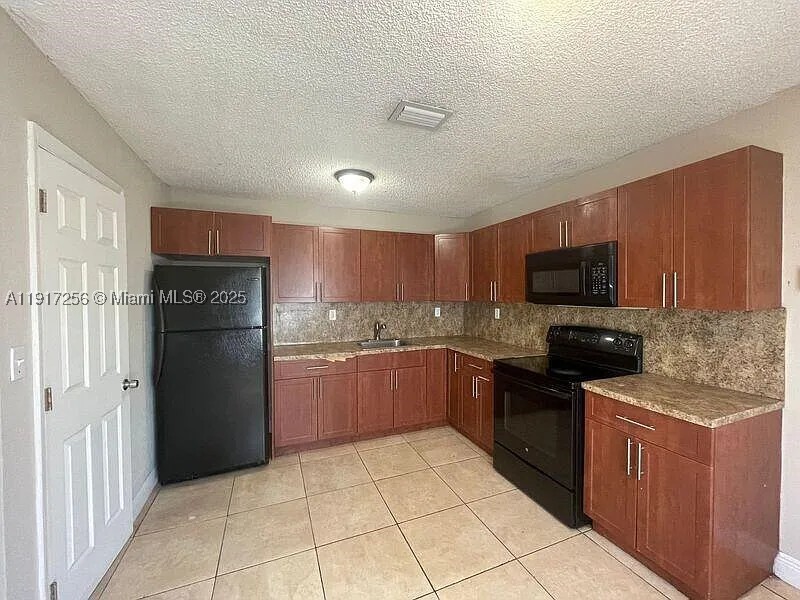 COLLIER MANOR 4TH ADD - Residential Income