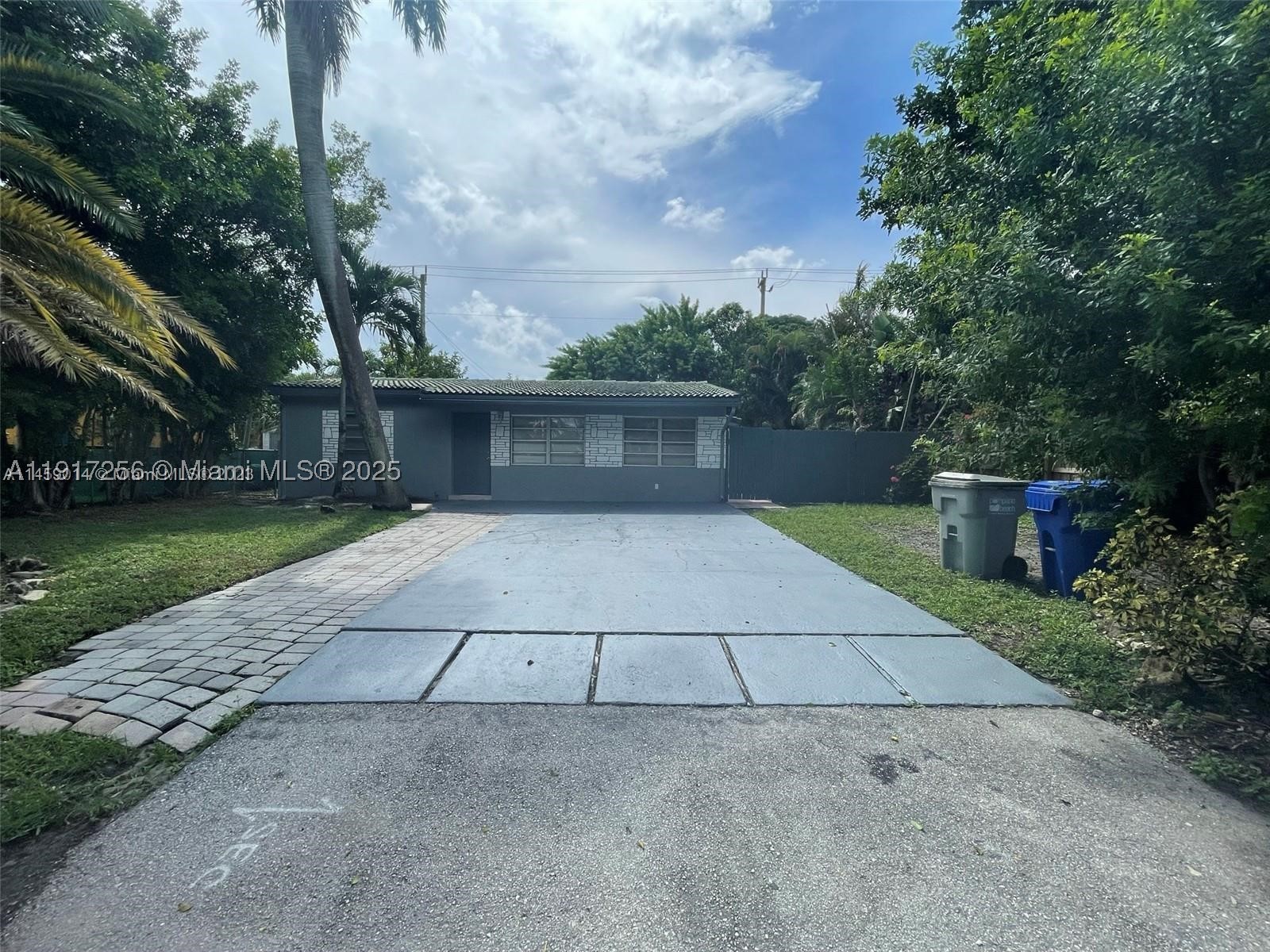 COLLIER MANOR 4TH ADD - Residential Income