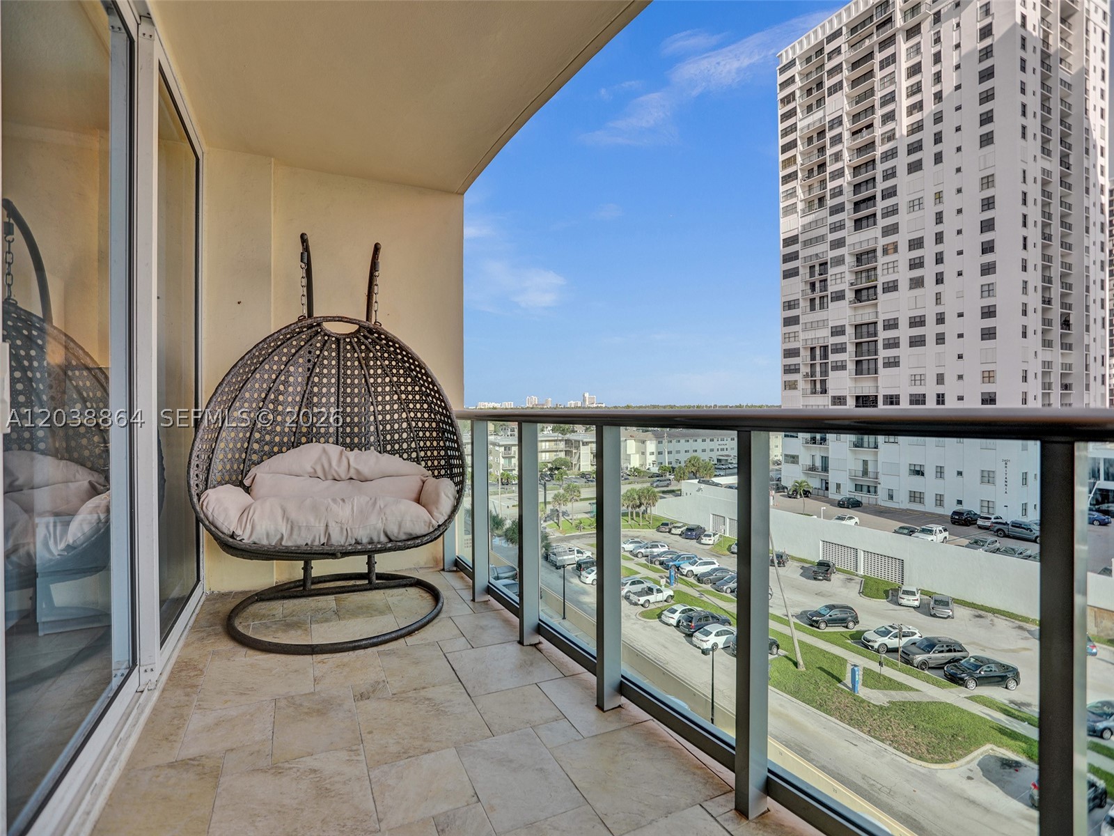 WAVE CONDO - Residential