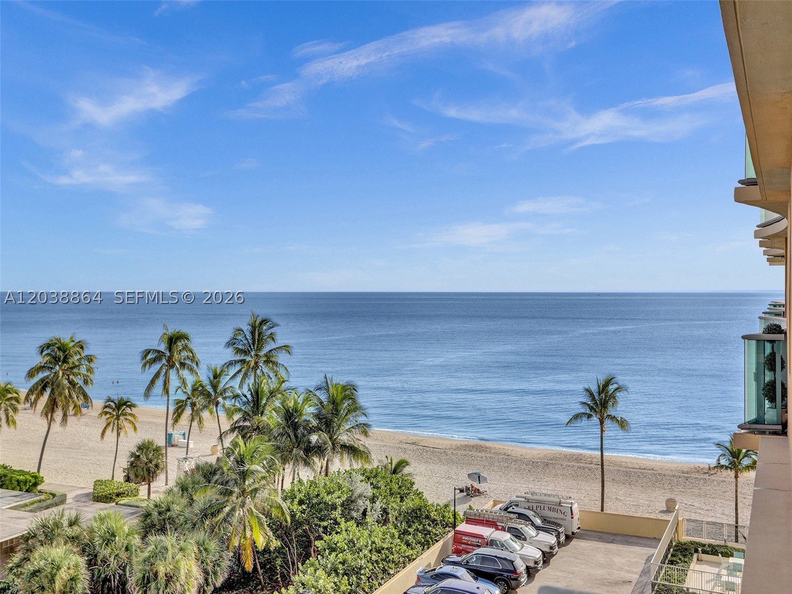WAVE CONDO - Residential