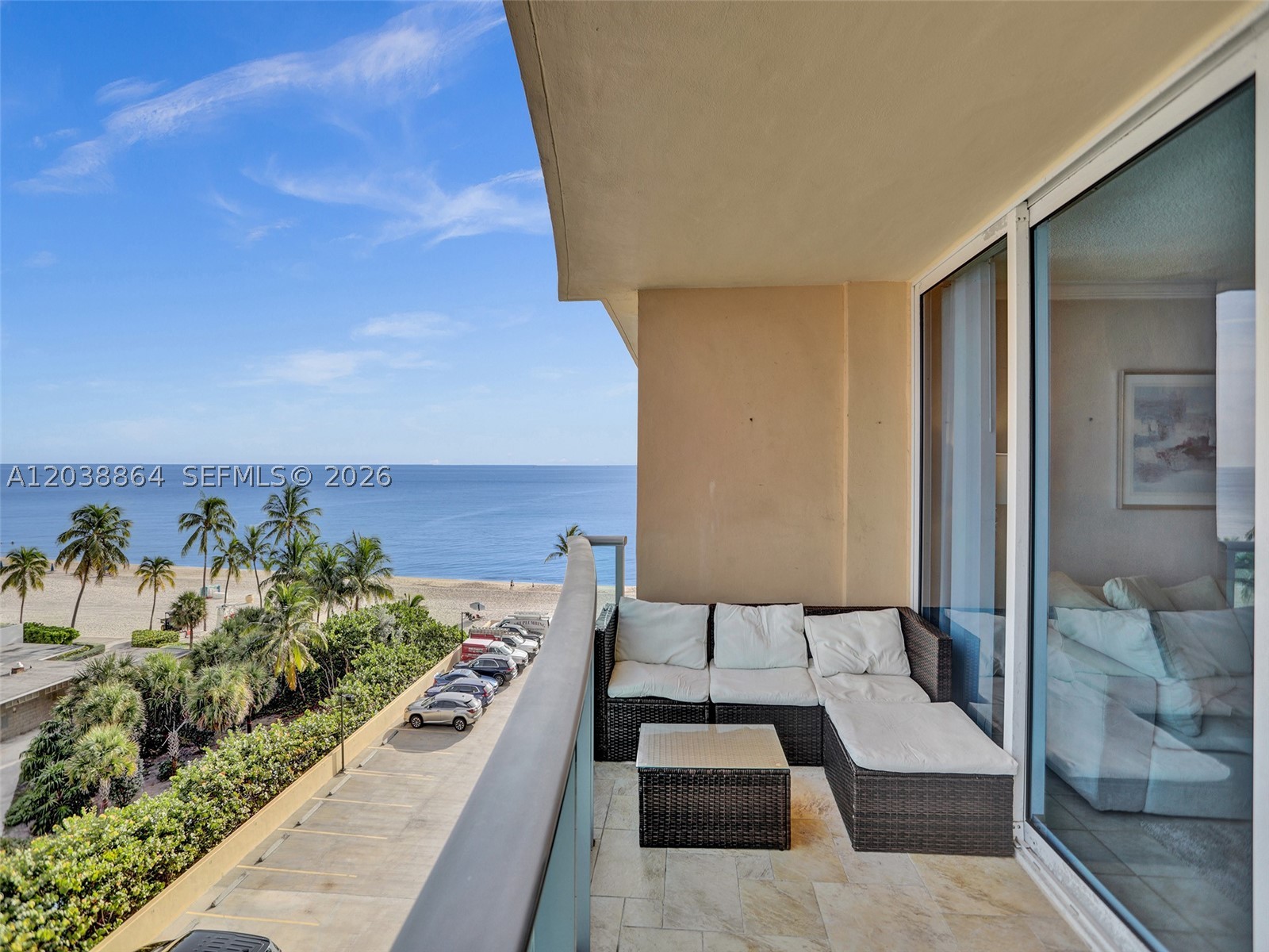 WAVE CONDO - Residential