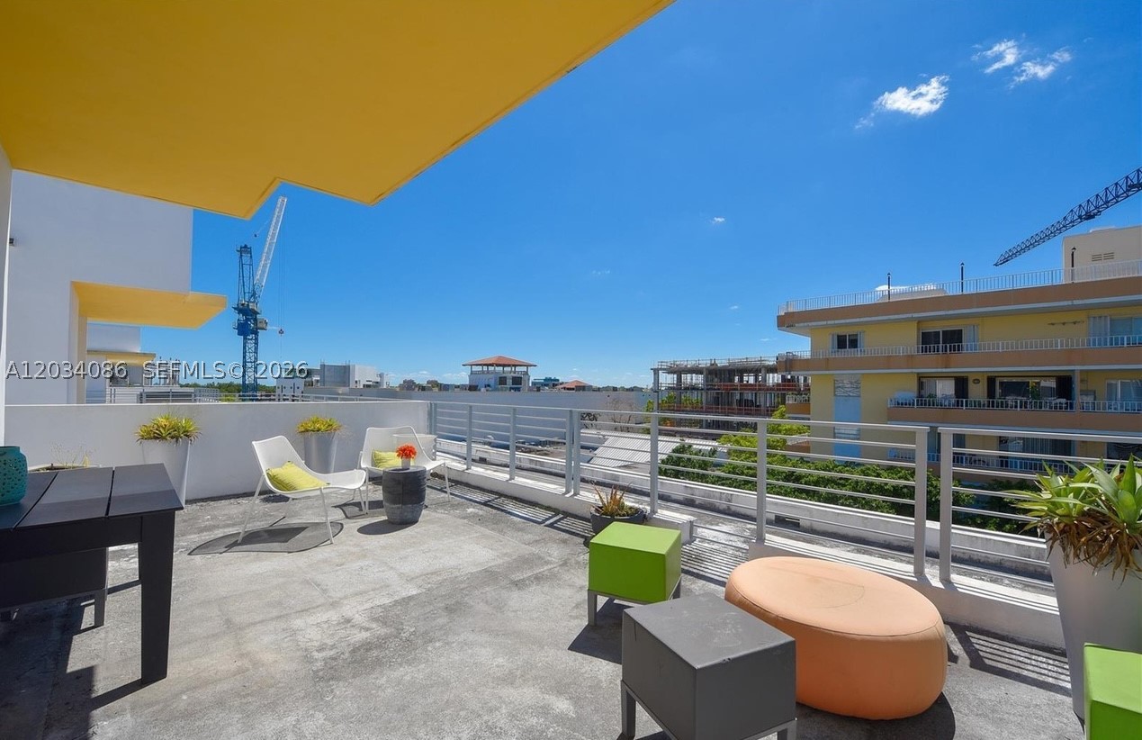 LOFTS AT MAYFAIR CONDO - Residential