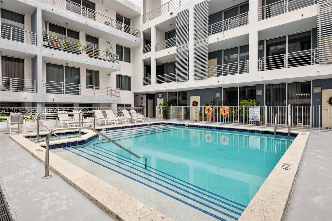 LOFTS AT MAYFAIR CONDO - Residential