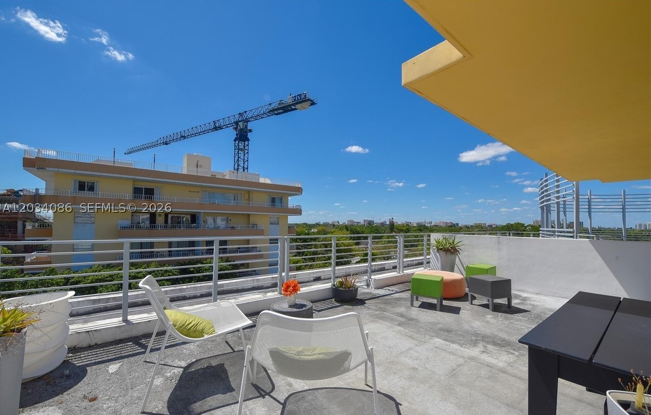 LOFTS AT MAYFAIR CONDO - Residential