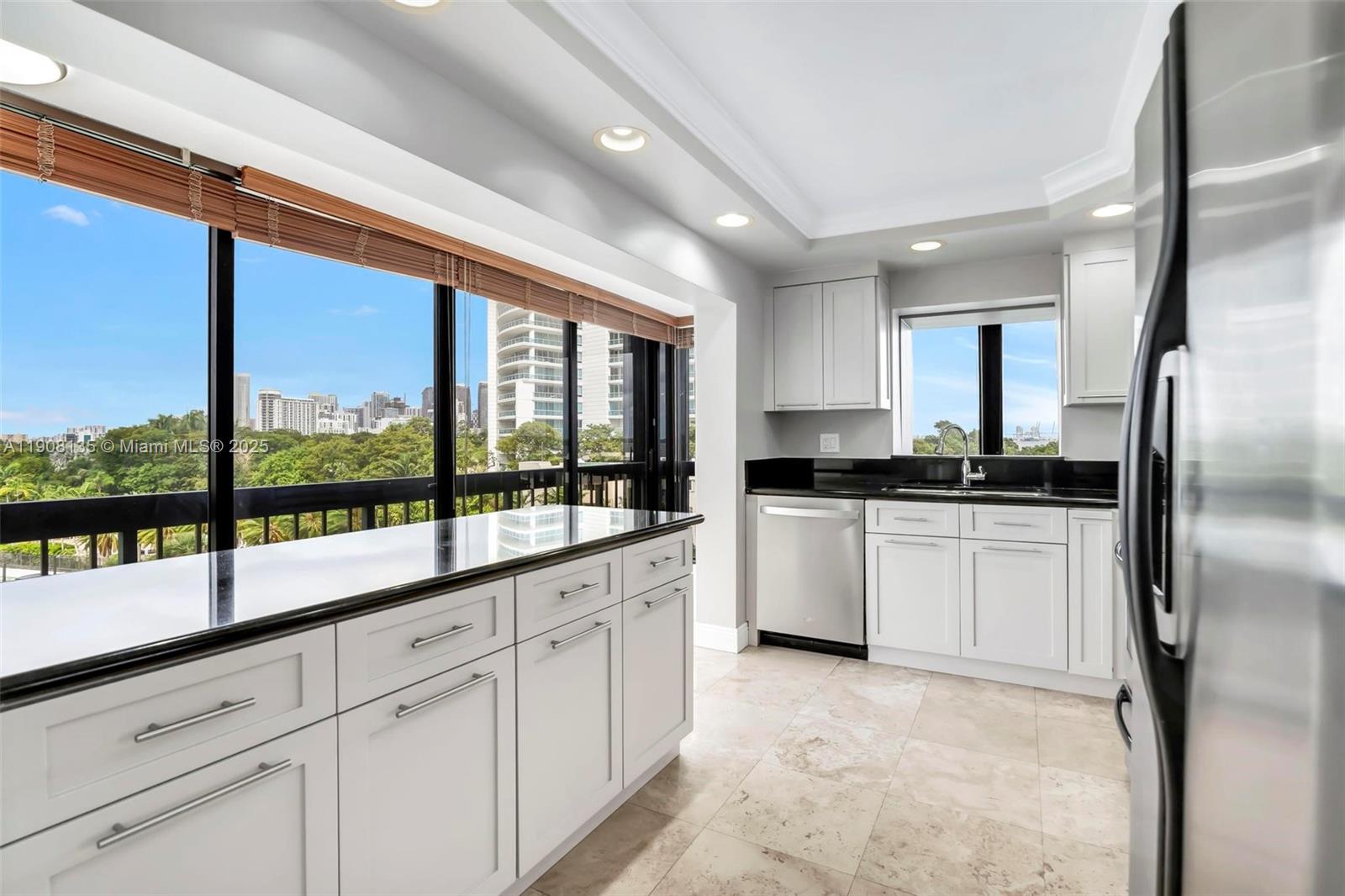 BRICKELL BAY CLUB CONDO - Residential Lease