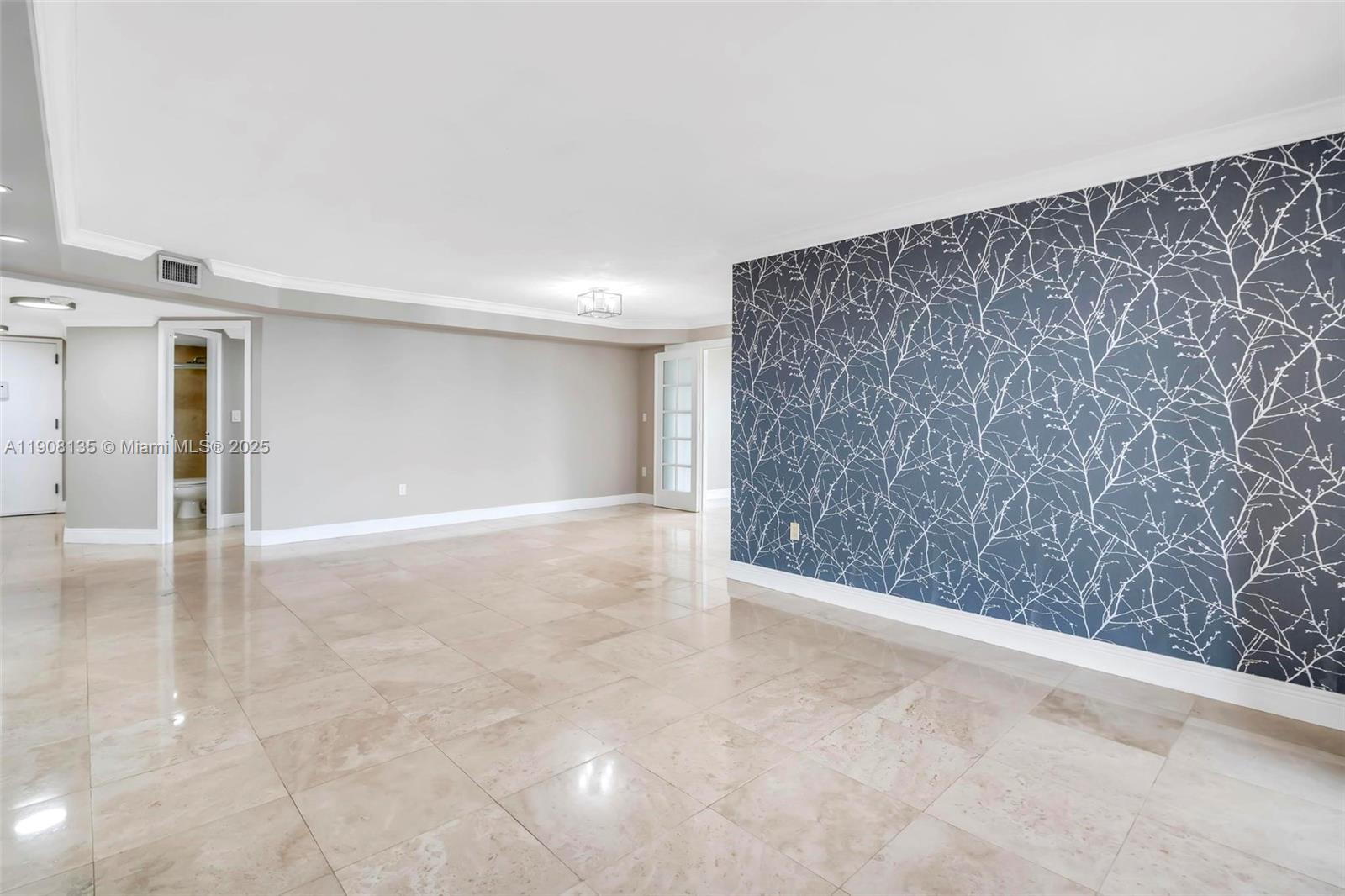 BRICKELL BAY CLUB CONDO - Residential Lease