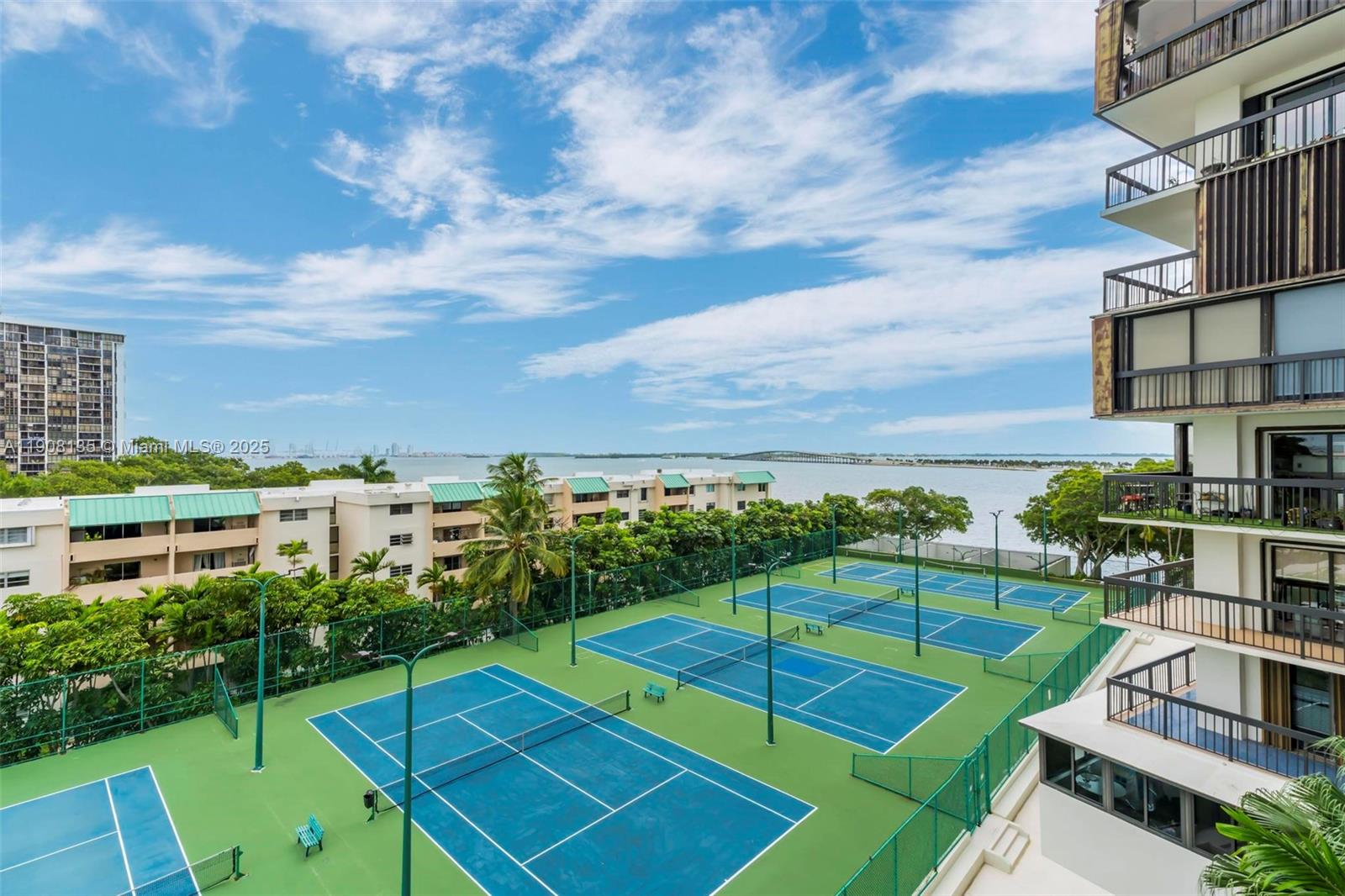 BRICKELL BAY CLUB CONDO - Residential Lease