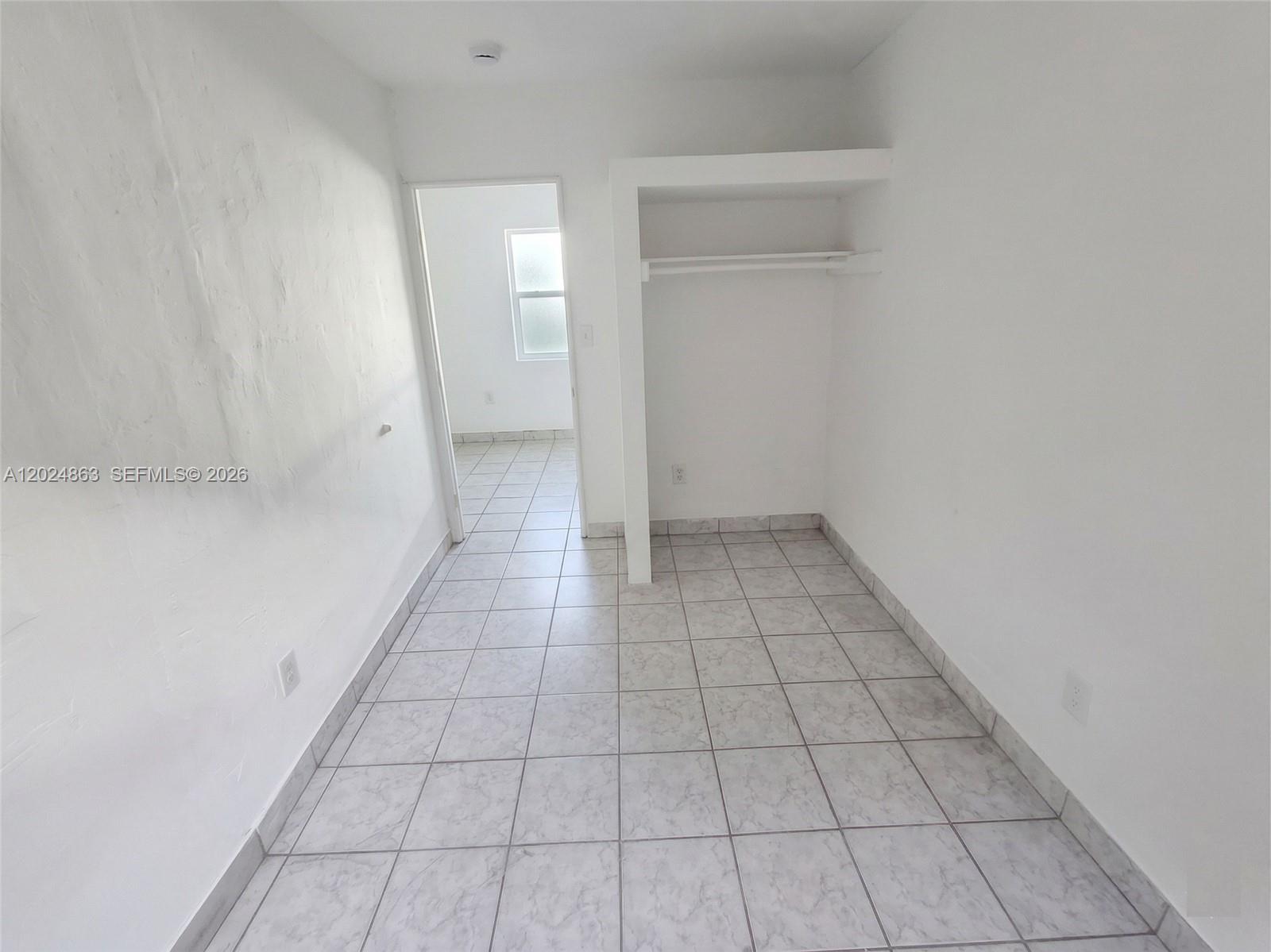 ROYAL PALM - Residential Income