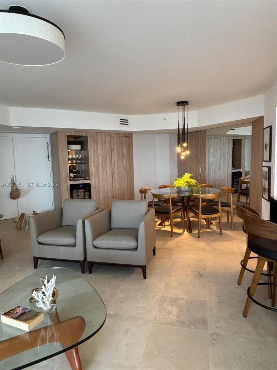 LA GORCE PALACE CONDO - Residential Lease