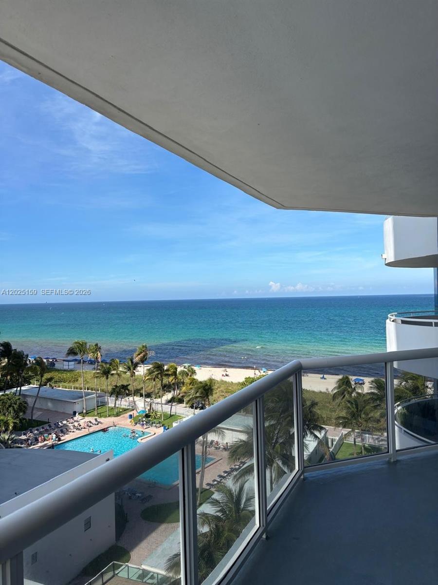 LA GORCE PALACE CONDO - Residential Lease
