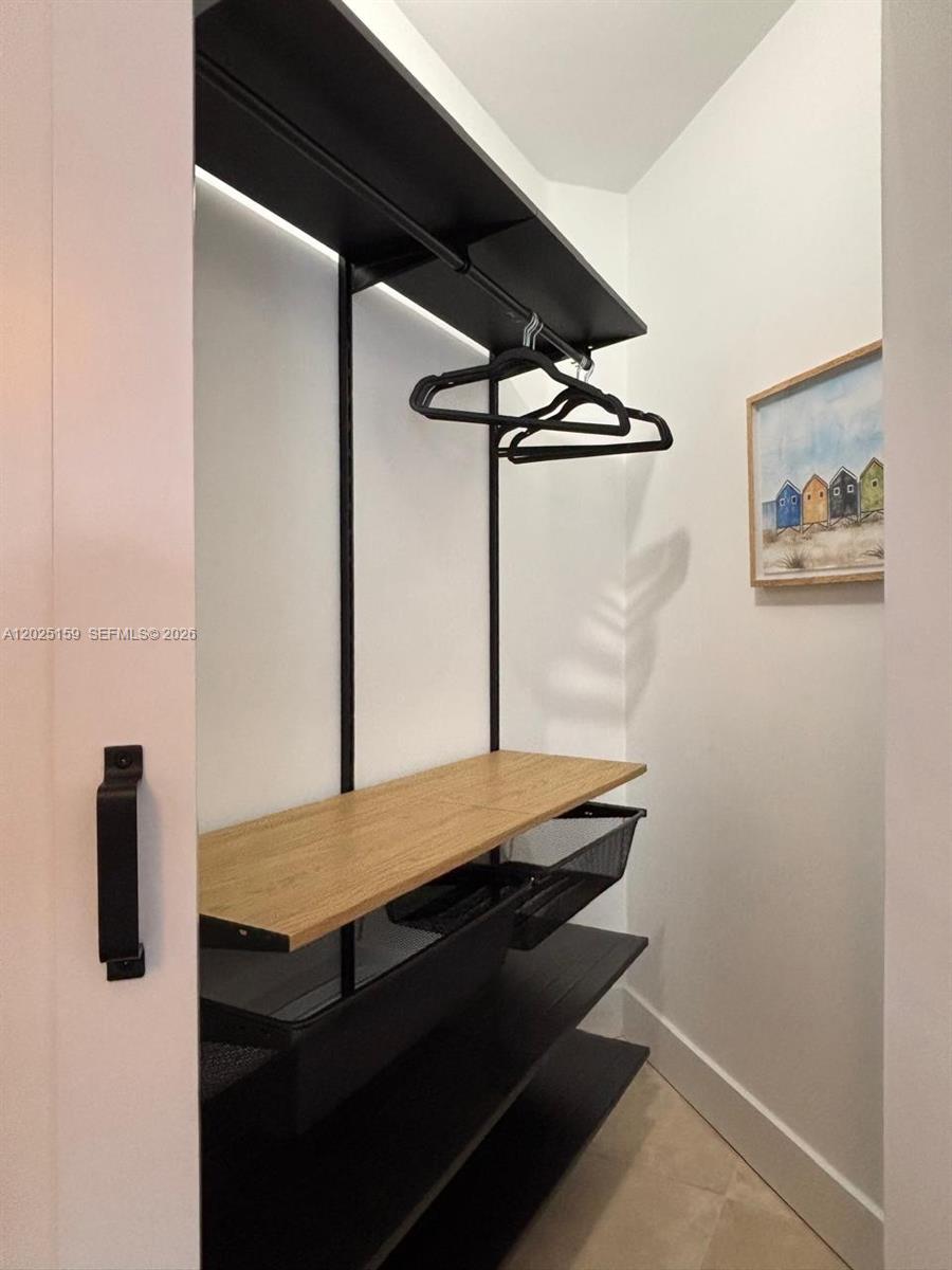 LA GORCE PALACE CONDO - Residential Lease