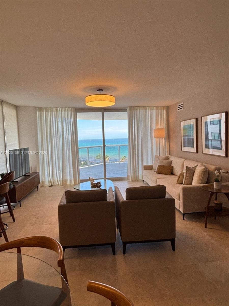 LA GORCE PALACE CONDO - Residential Lease