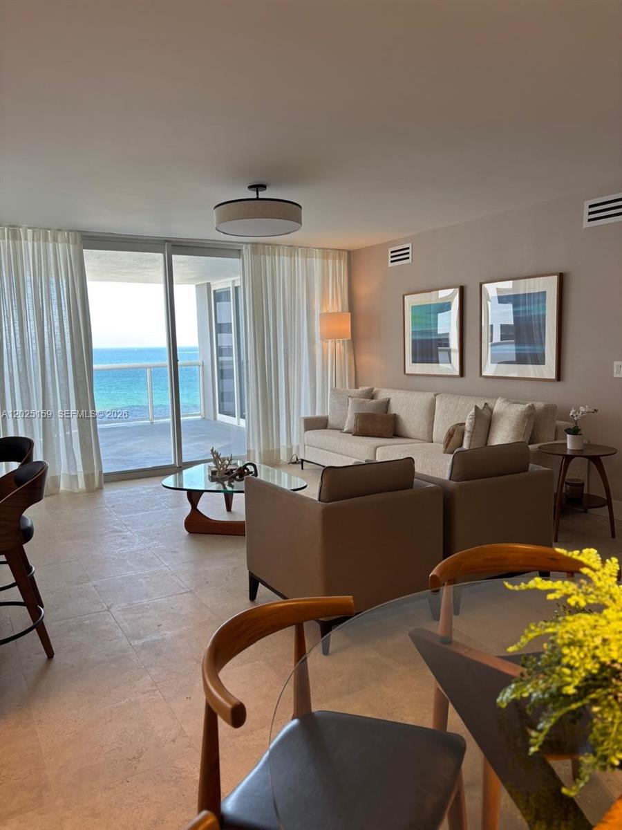 LA GORCE PALACE CONDO - Residential Lease