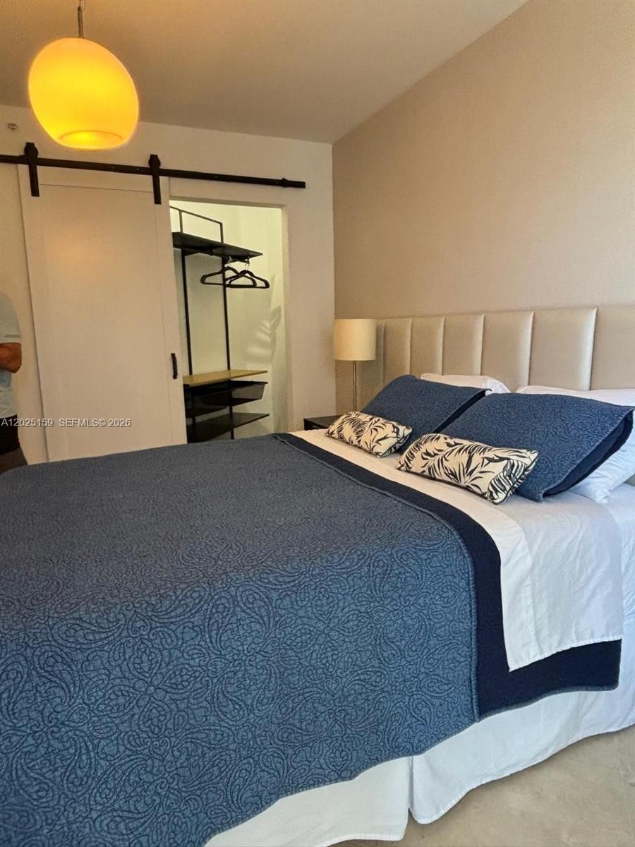 LA GORCE PALACE CONDO - Residential Lease