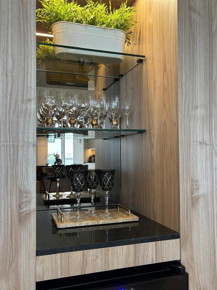 LA GORCE PALACE CONDO - Residential Lease