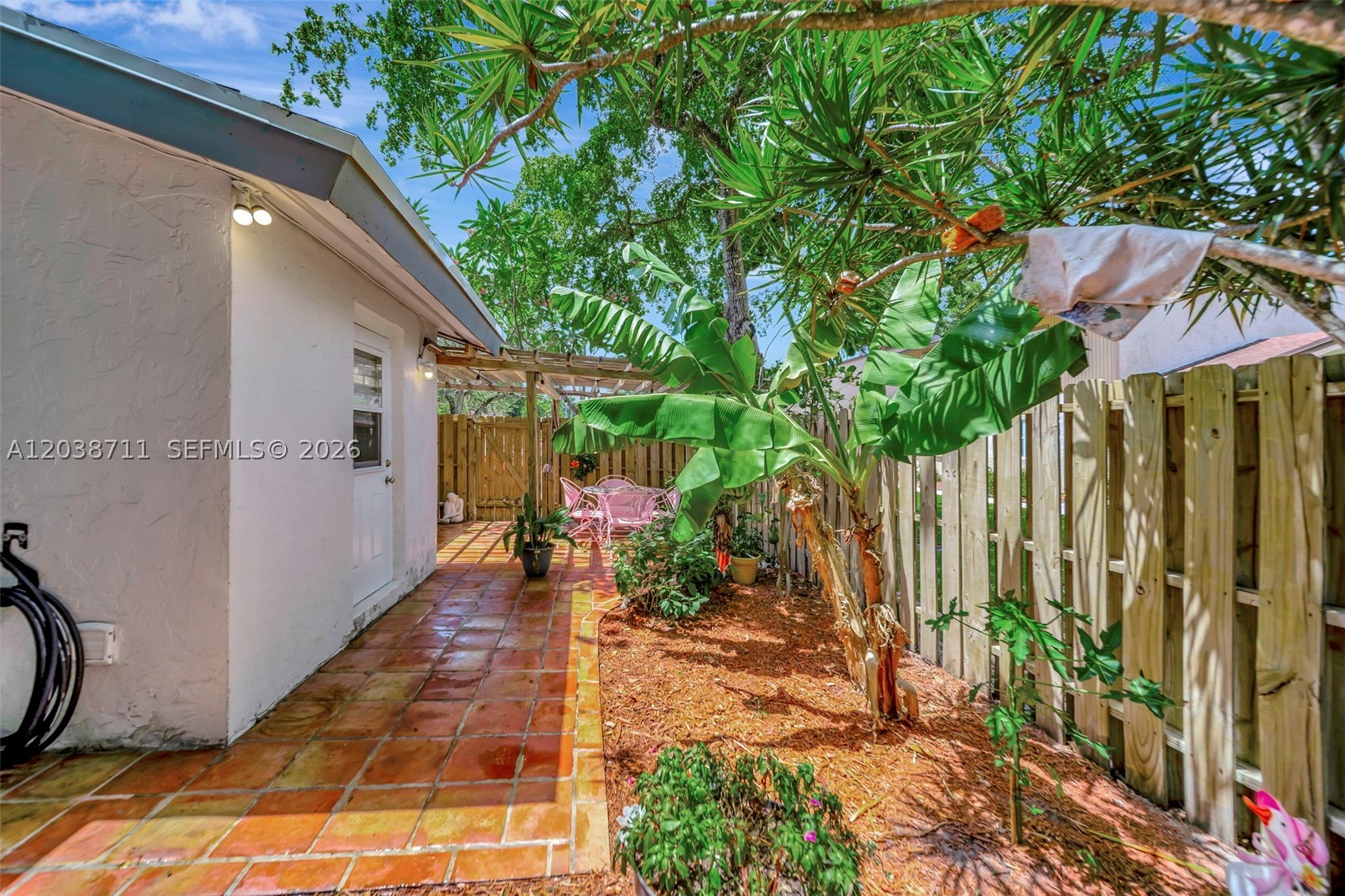 APPLE CREEK - Residential