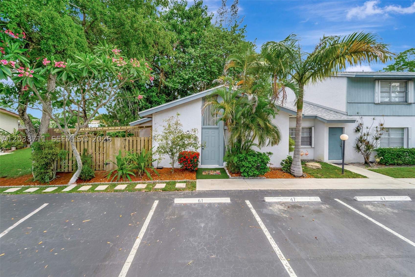 APPLE CREEK - Residential