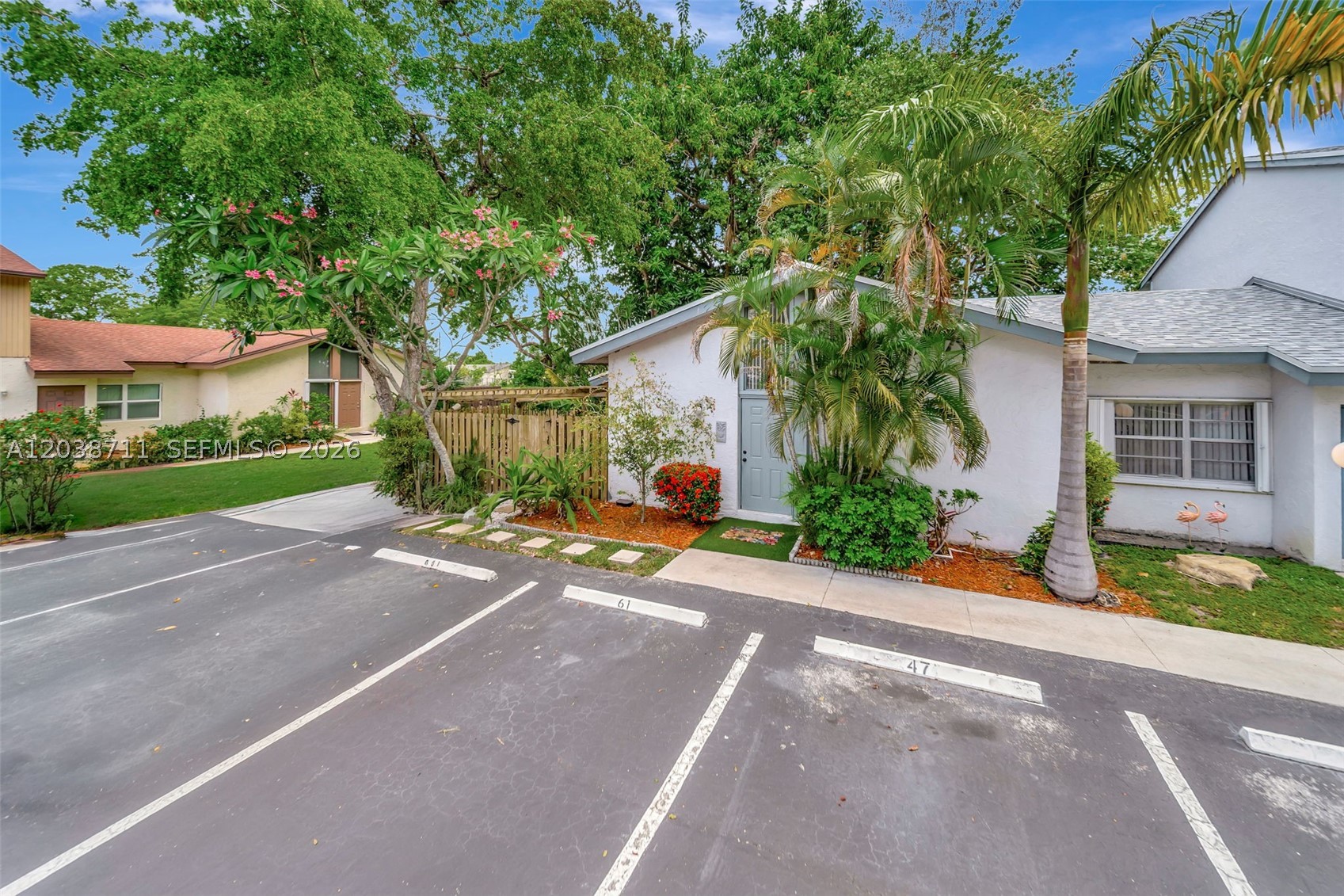 APPLE CREEK - Residential