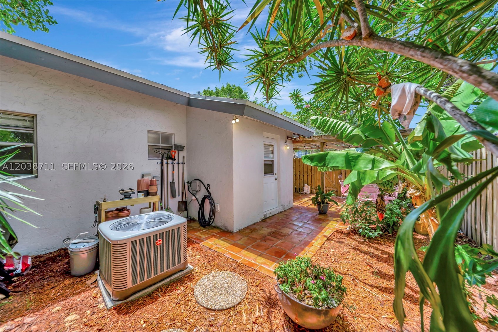 APPLE CREEK - Residential