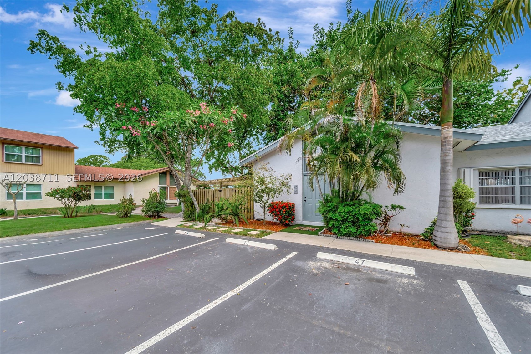 APPLE CREEK - Residential