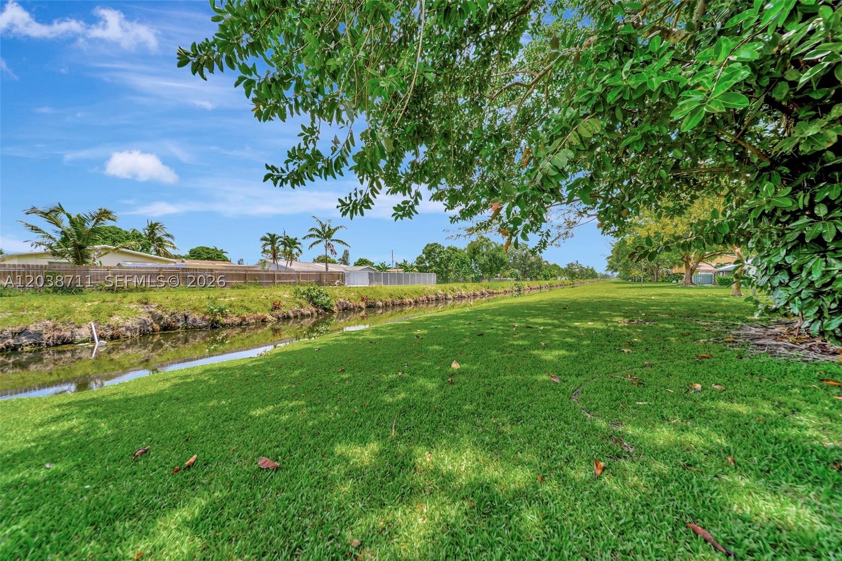 APPLE CREEK - Residential