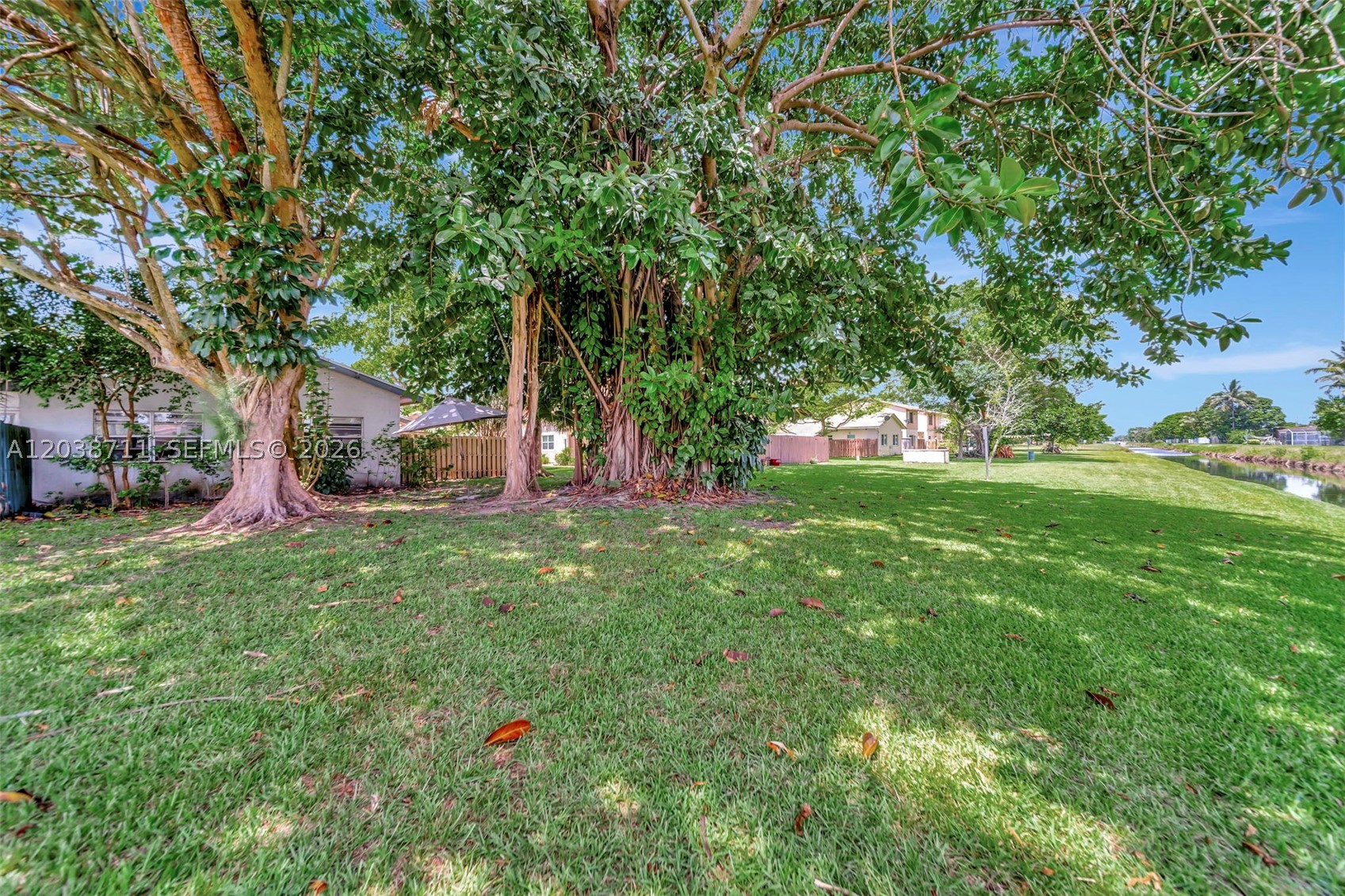 APPLE CREEK - Residential