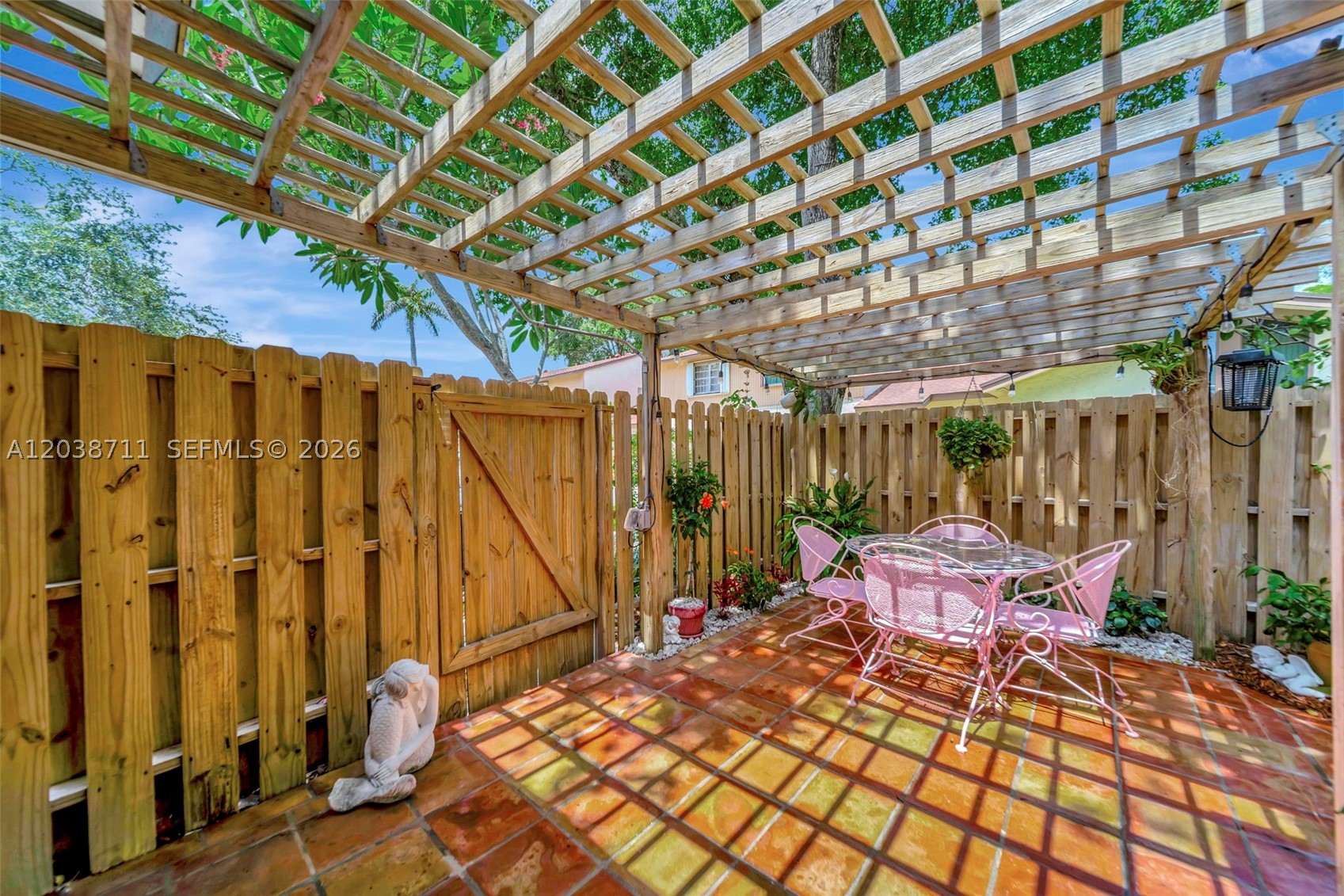 APPLE CREEK - Residential