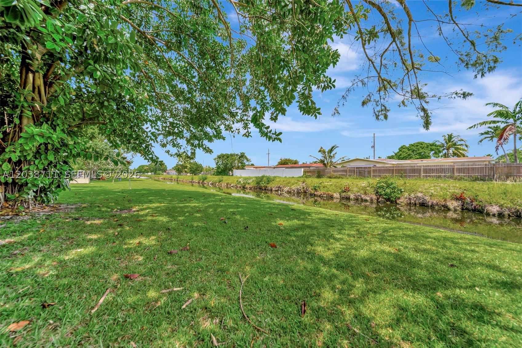 APPLE CREEK - Residential