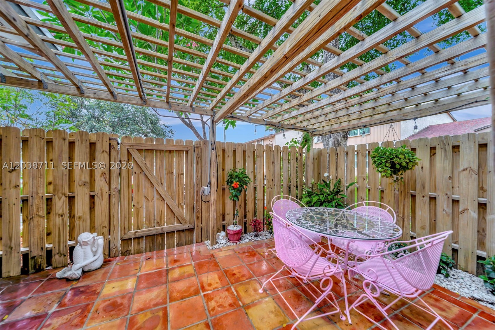 APPLE CREEK - Residential