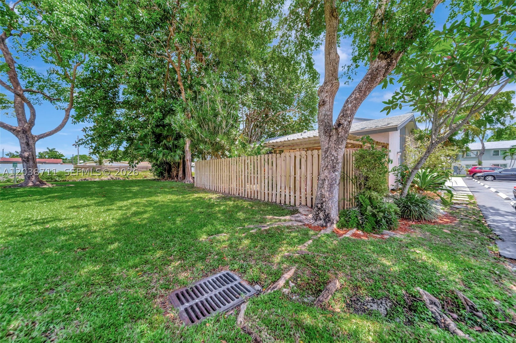 APPLE CREEK - Residential