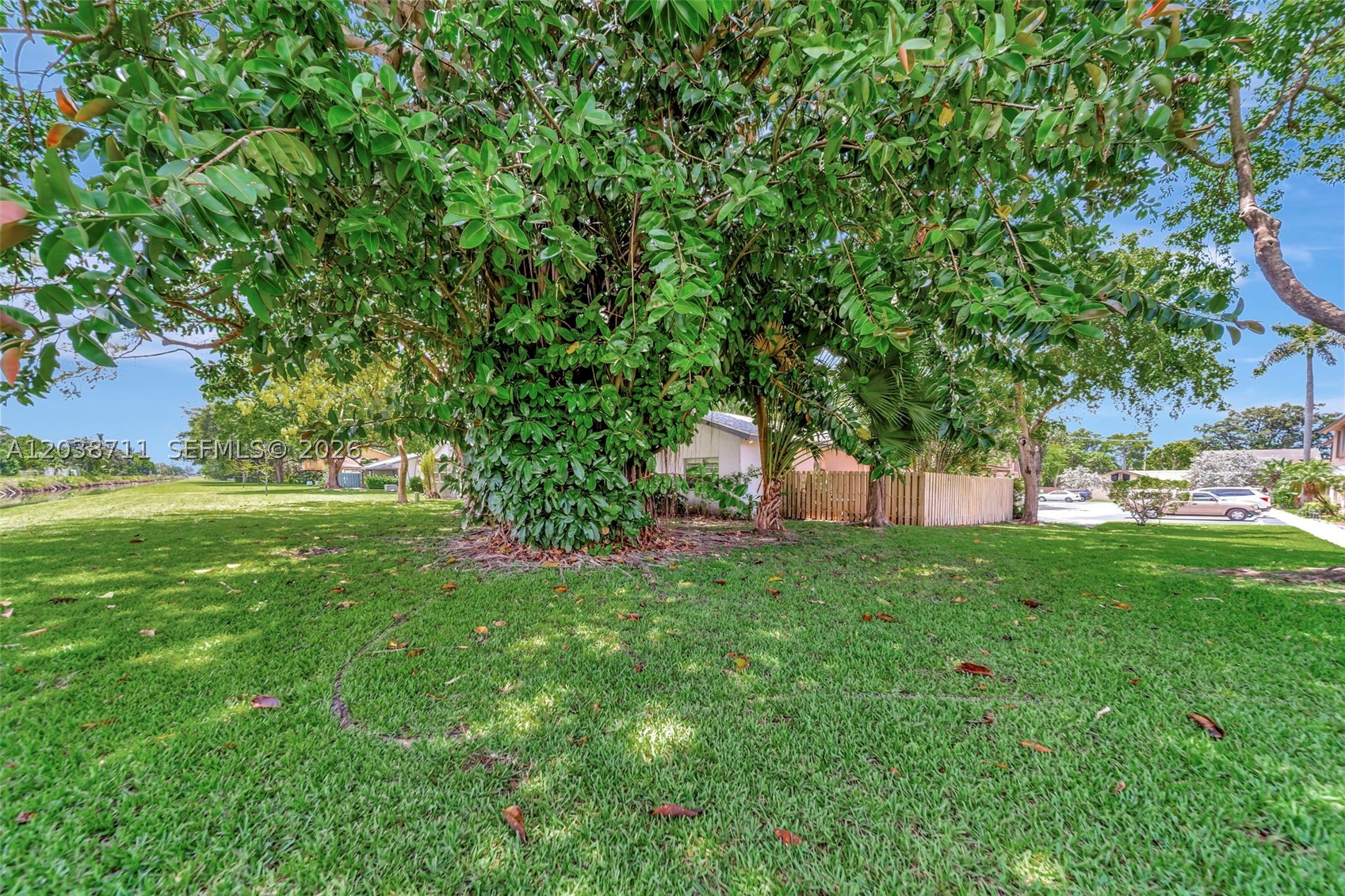 APPLE CREEK - Residential