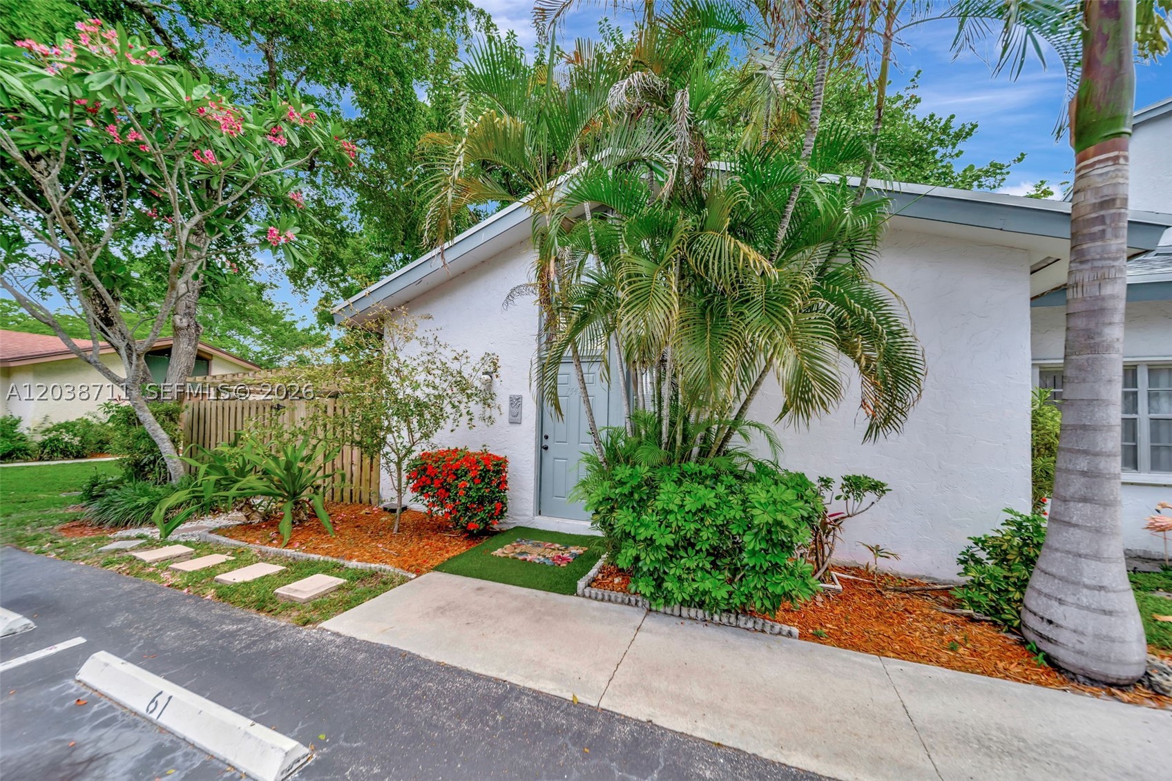 APPLE CREEK - Residential